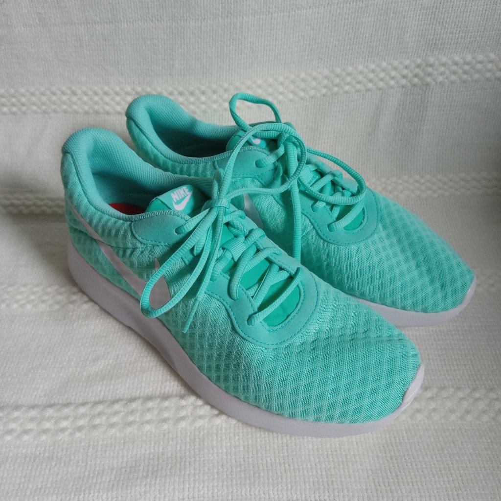 Final Sale Nwot Nike Medium Shaft Sneaker